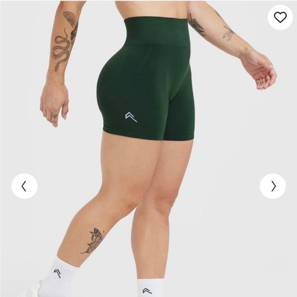 NWT Oner Active EFFORTLESS SEAMLESS SHORTS Evergreen S or M - Picture 3 of 4